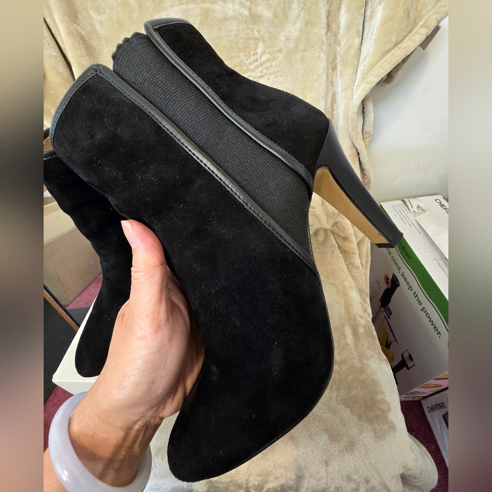 Banana Republic Suede Booties (Size 7)
